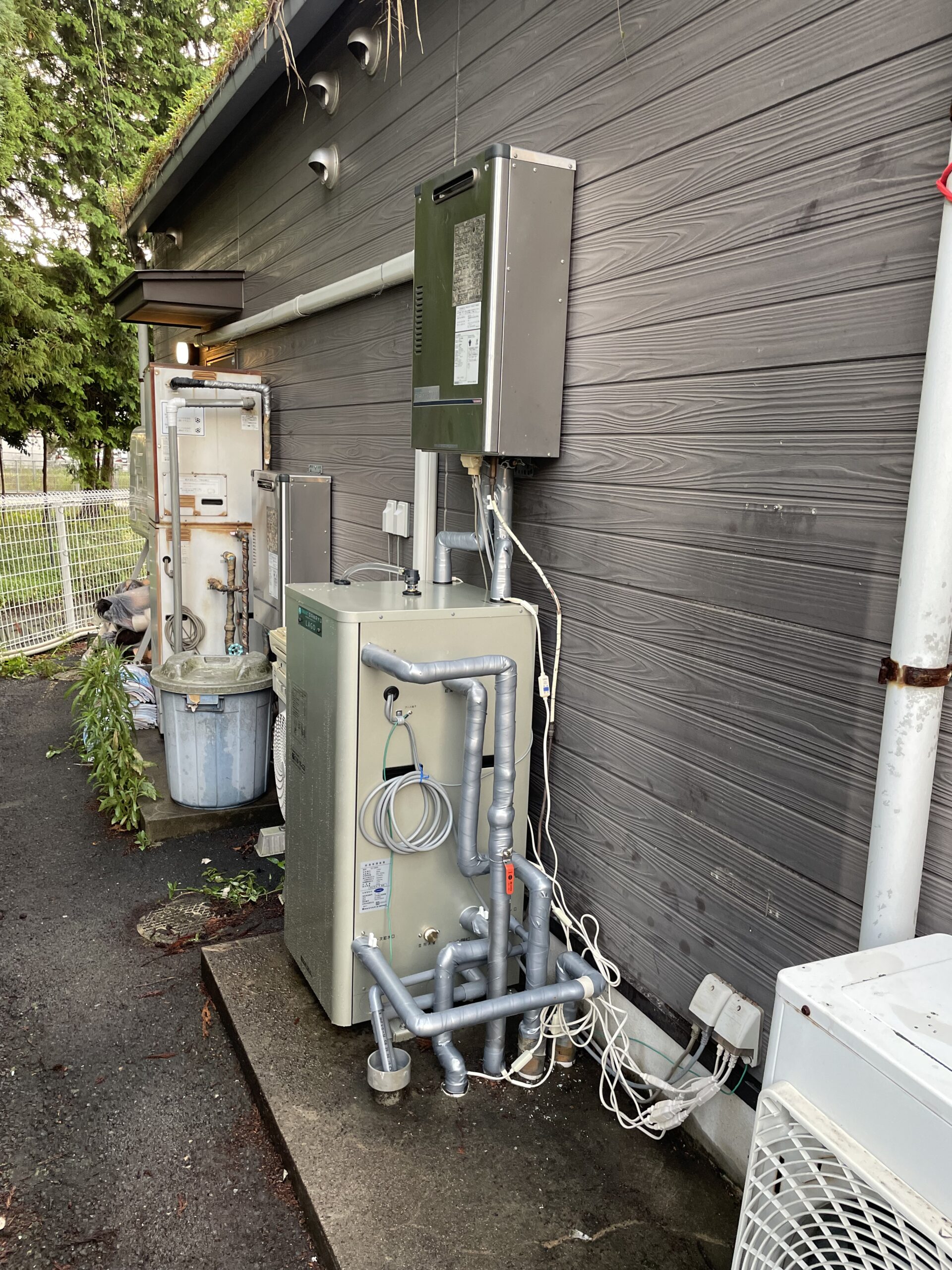 仙台市にて美容室の給湯機入替工事を行いました。
